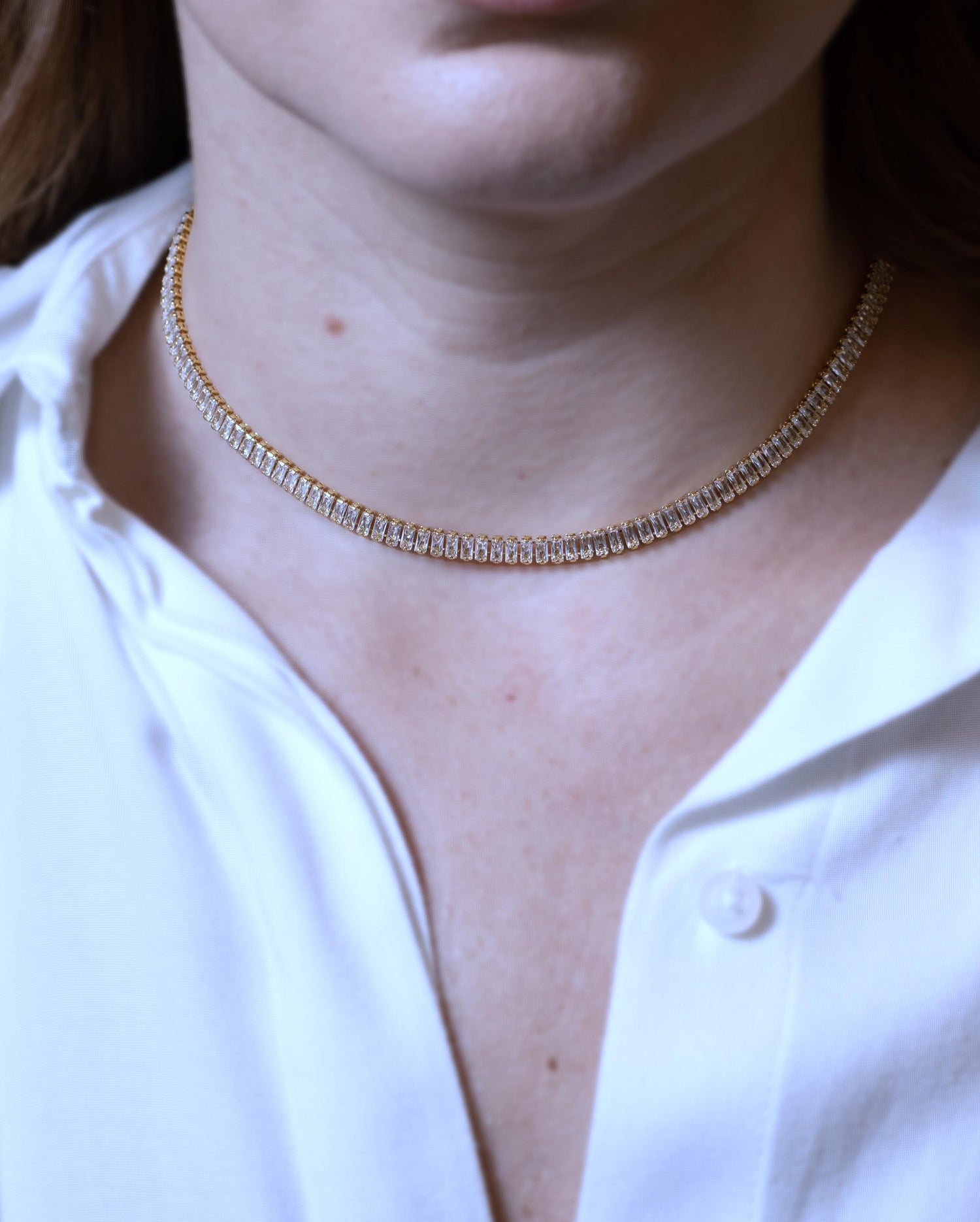 Choker Cristais Baguete Dourado