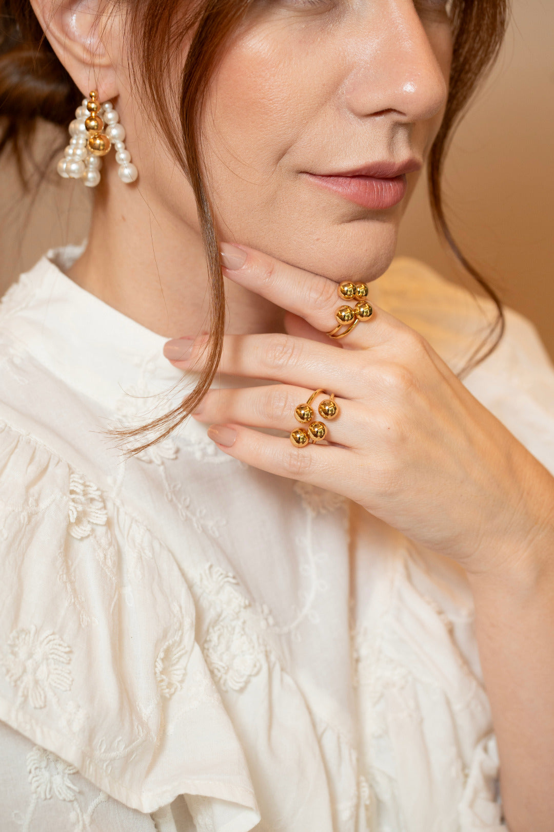 Anel Esferas Dourado Ajustável