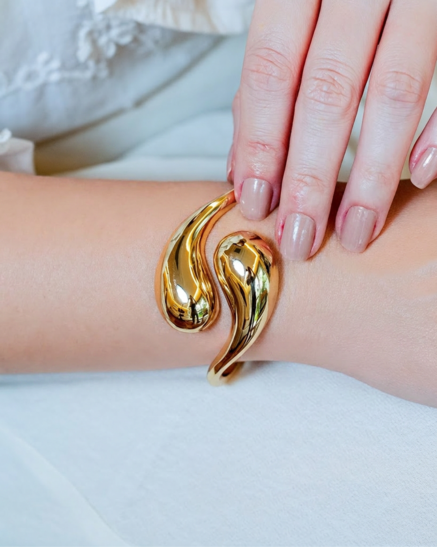 Bracelete Gota Maxi Dourado