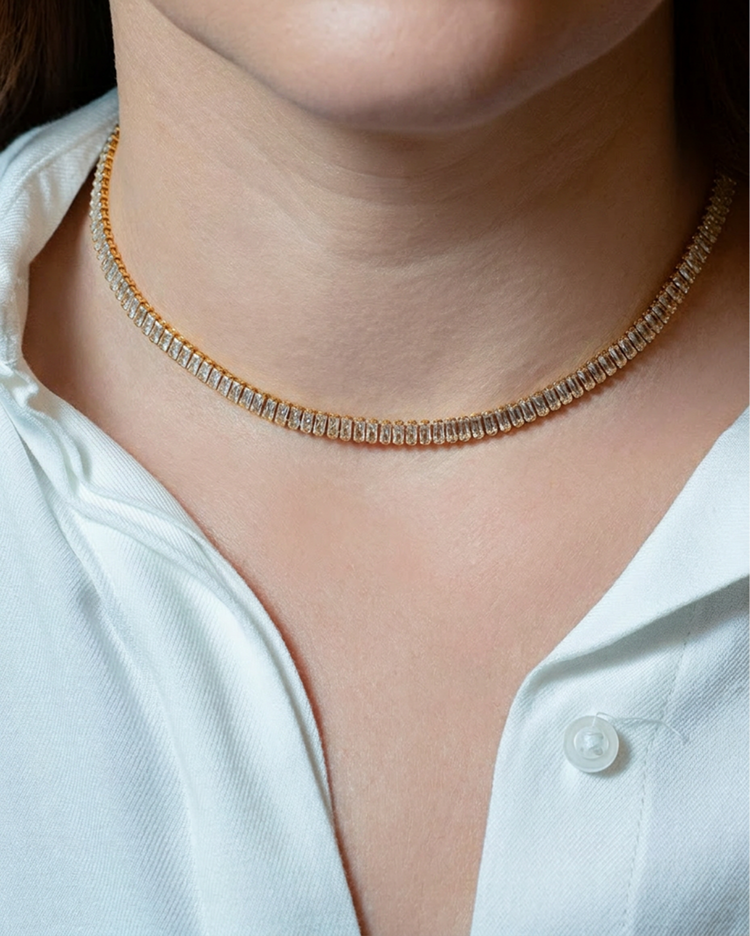 Choker Cristais Baguete Dourado