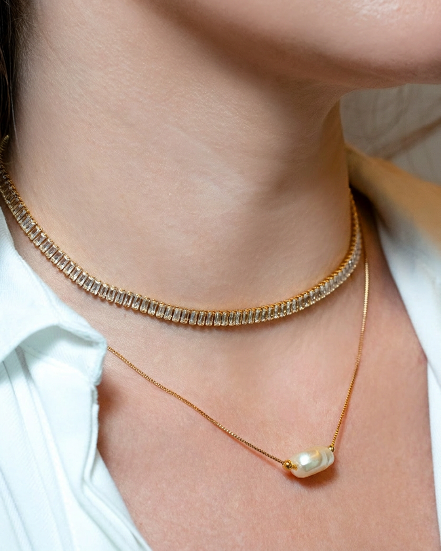 Choker Cristais Baguete Dourado