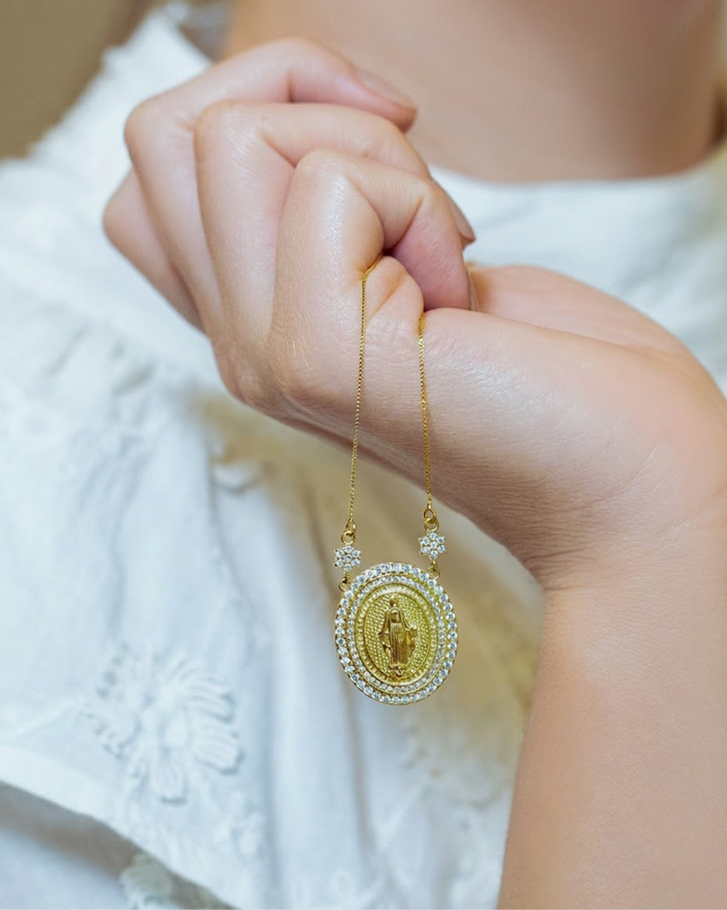 Colar Medalha Nossa Senhora Microzircônia Dourado