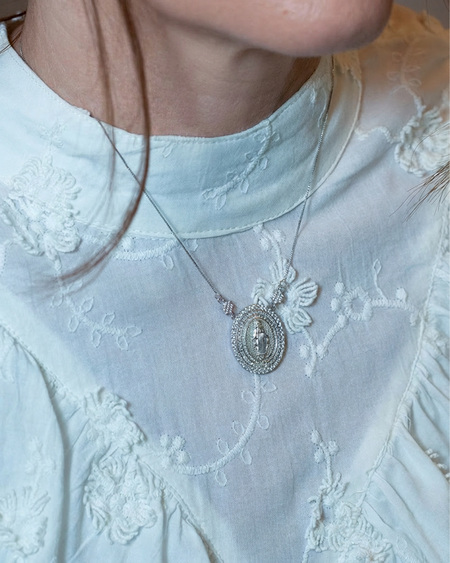 Colar Medalha Nossa Senhora Microzircônia Ródio
